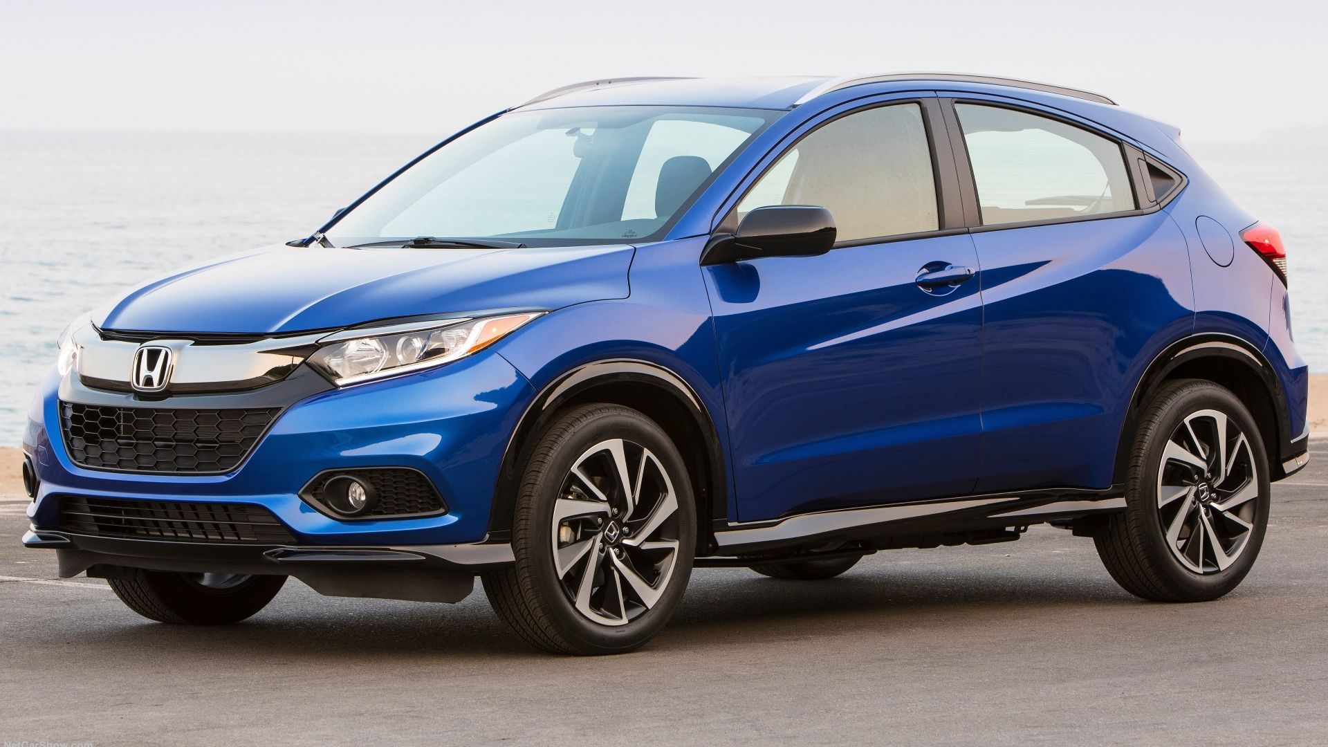 Front 3/4 shot of a 2019 Honda HR-V 