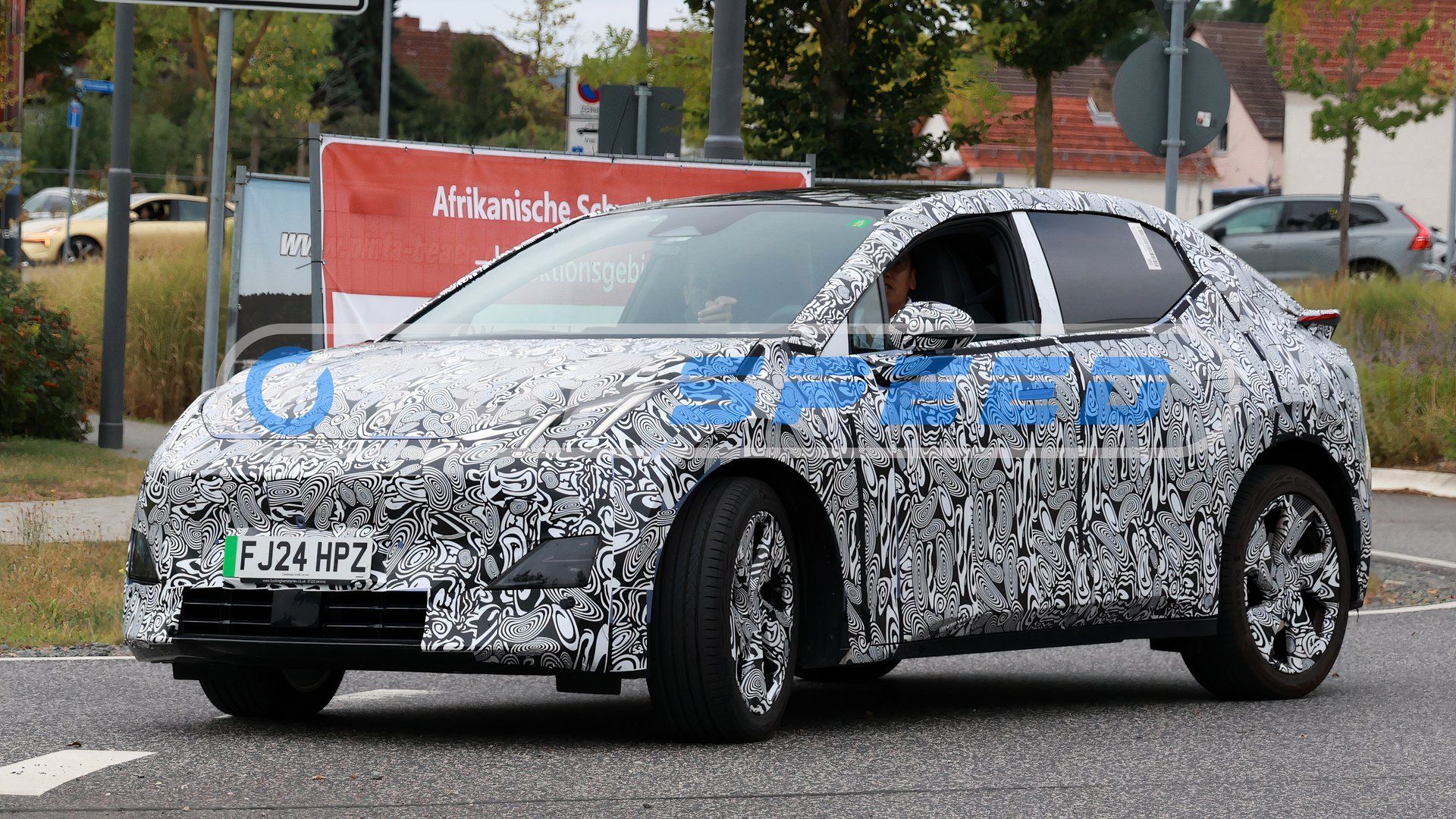 Lynk & Co Z20 Revealed Again In New Spy Shots