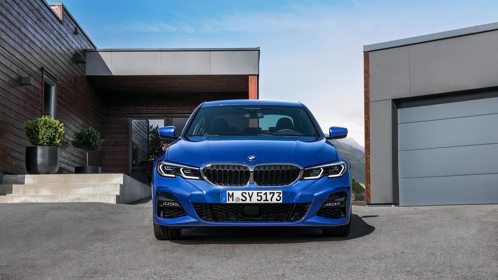 Front shot of a 2020 BMW 3 Series