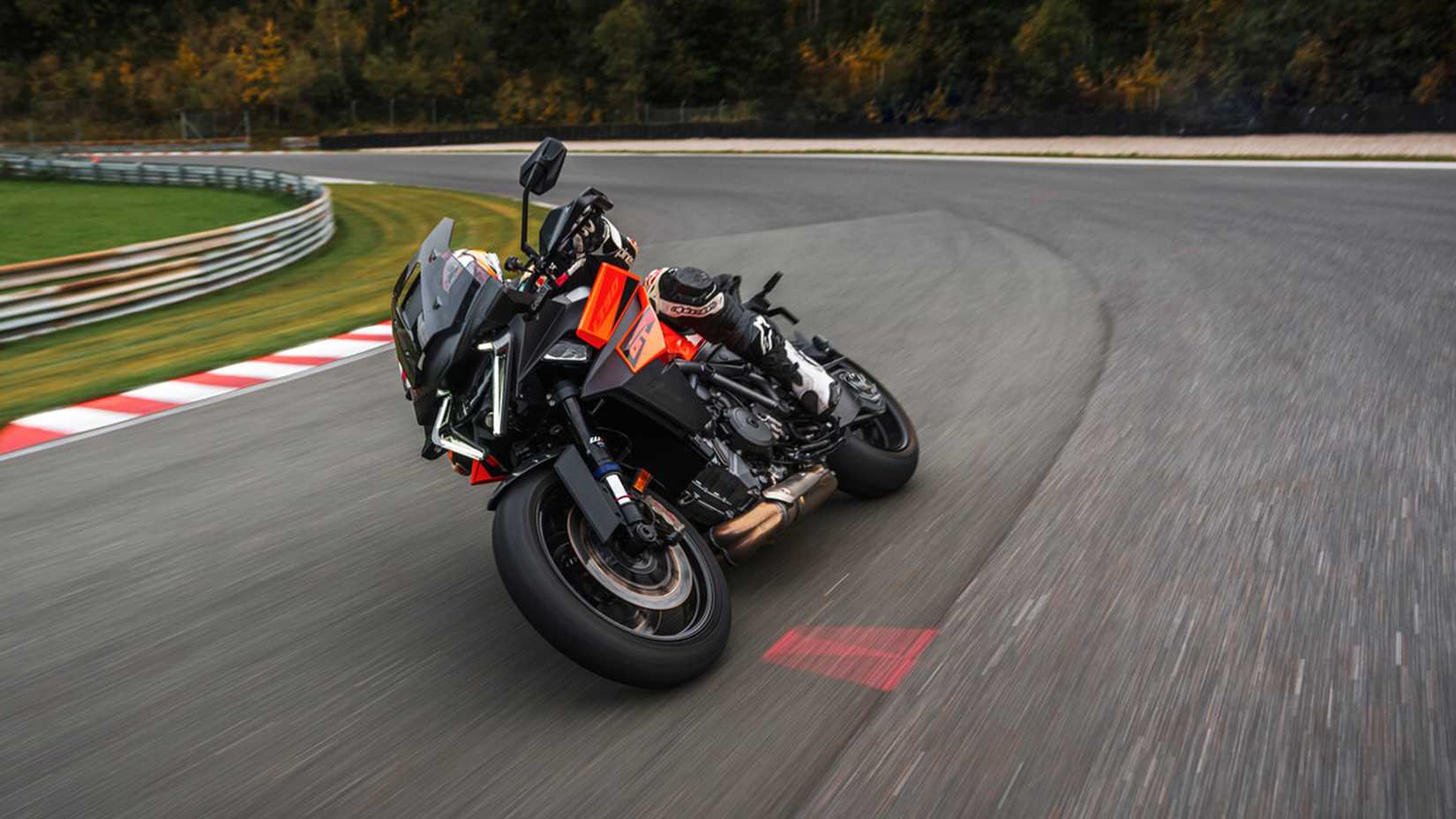 2025 KTM 1390 Super Duke GT