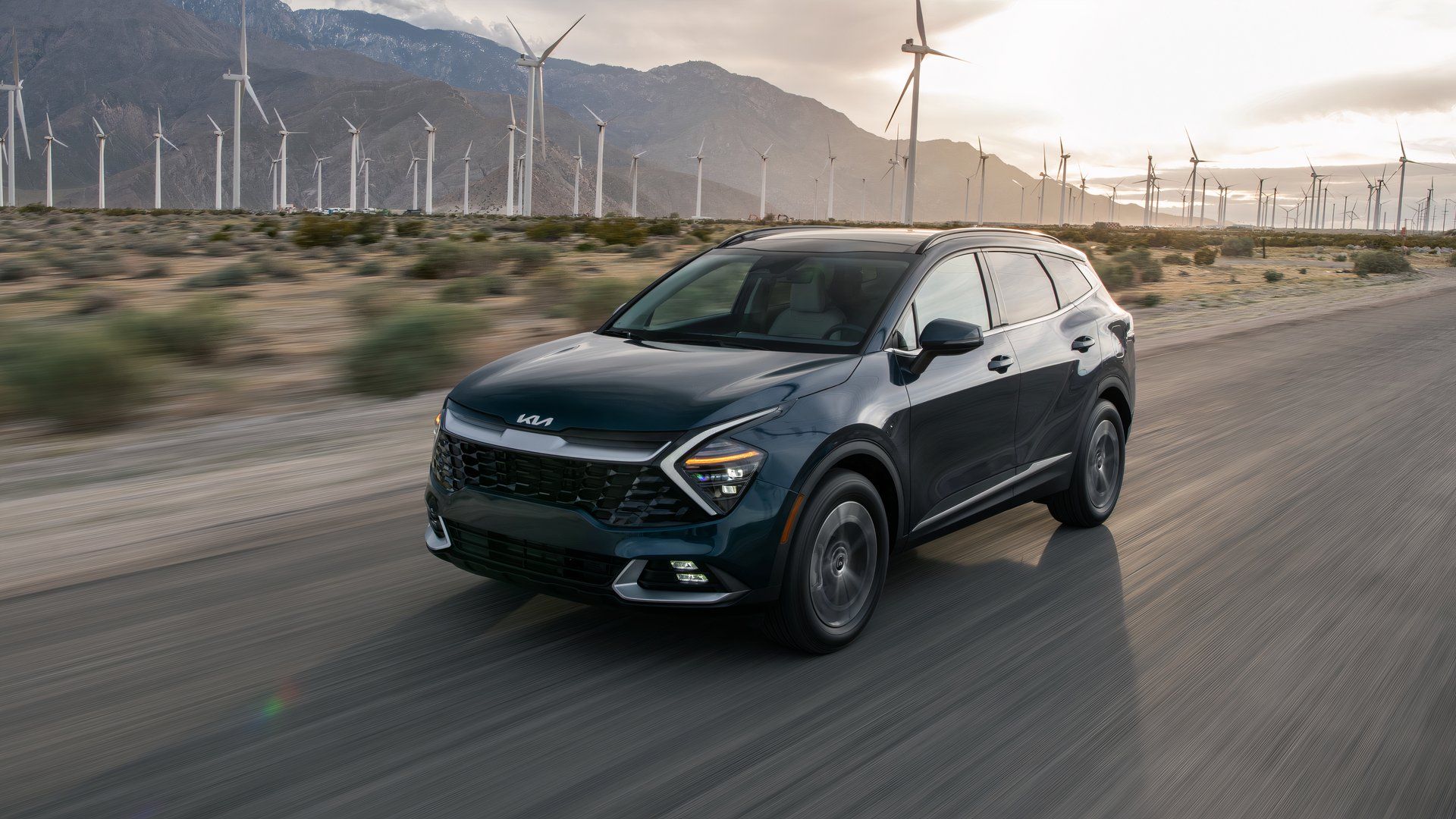A front three-quarter view of a 2025 Kia Sportage Hybrid