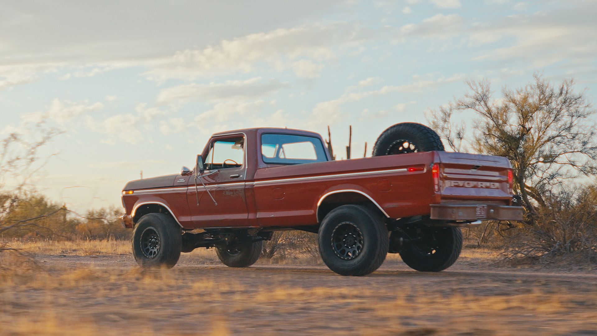 Garagem Fender Gorda 1978 Ford F-250 -01