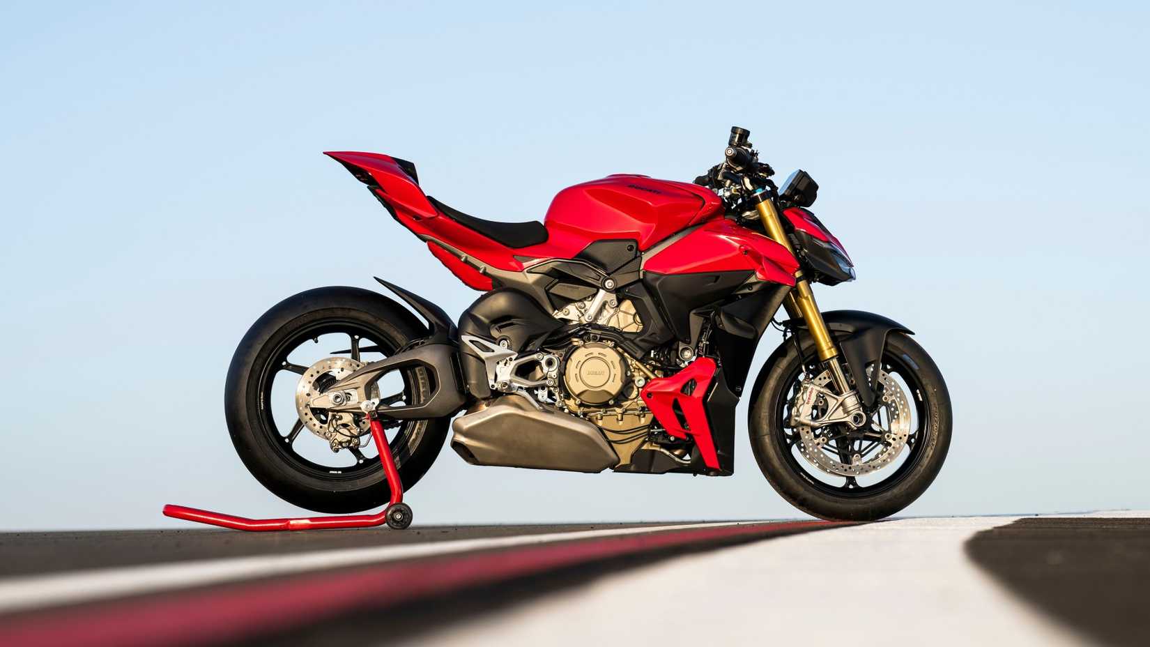 2025 Ducati Streetfighter V4 side profile view