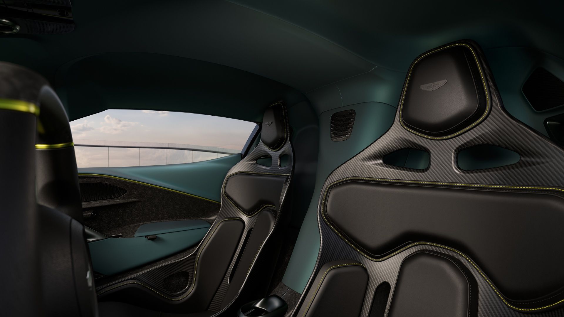 Assento alto Aston Martin Valhalla