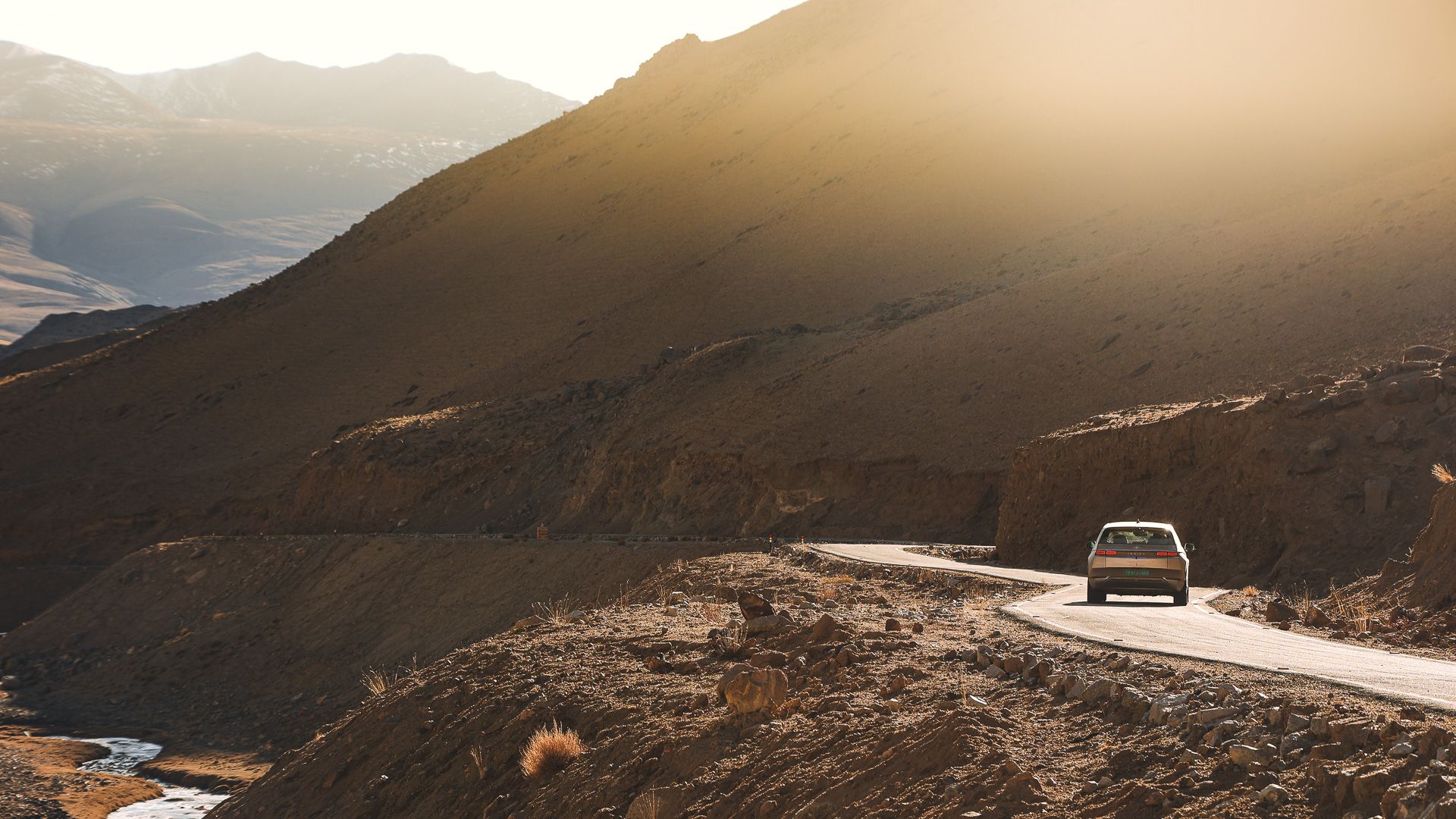 hyundai ioniq 5 guinness world record holder driving through mountains
