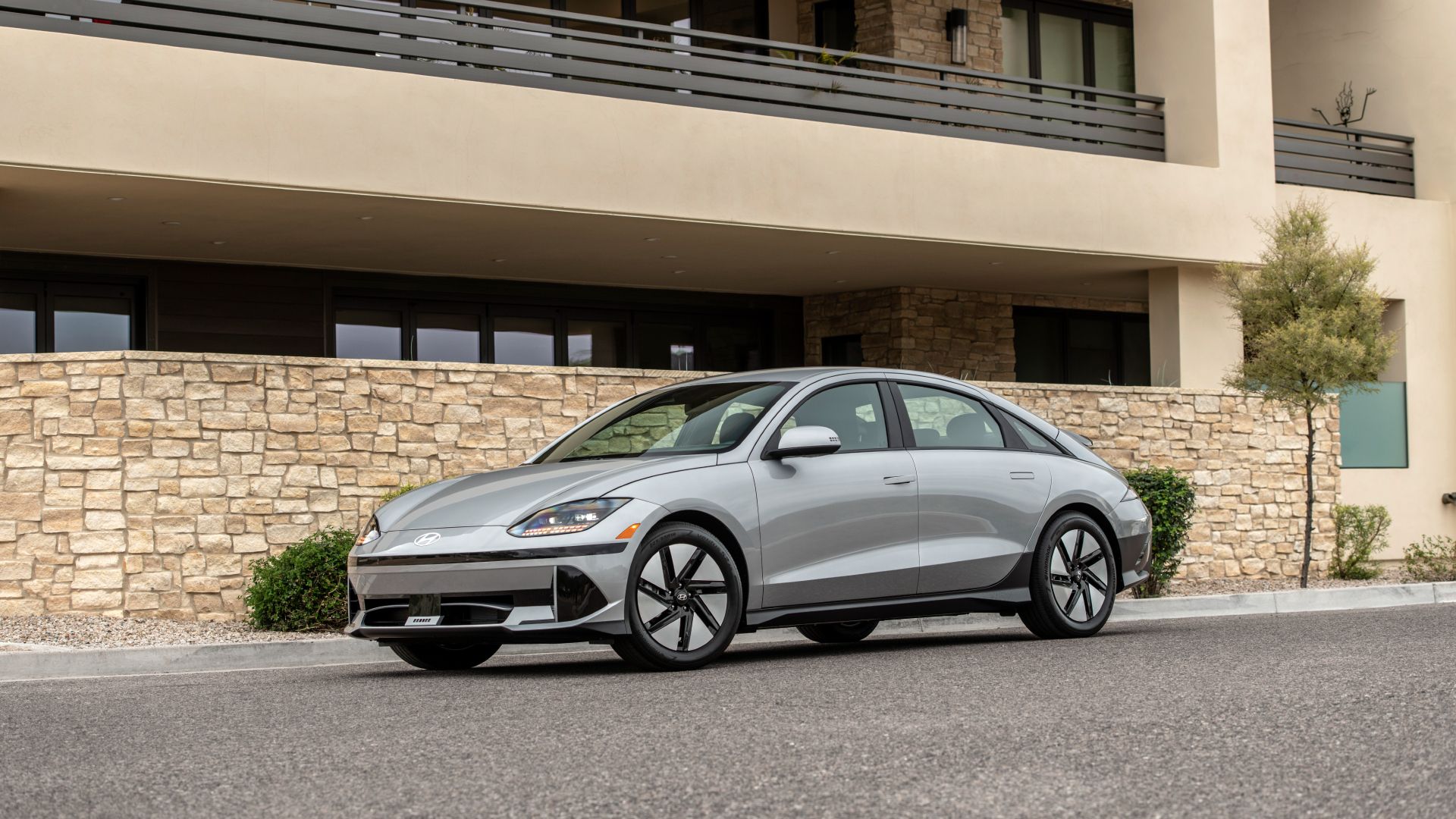 2025 Hyundai Ioniq 6 Parked