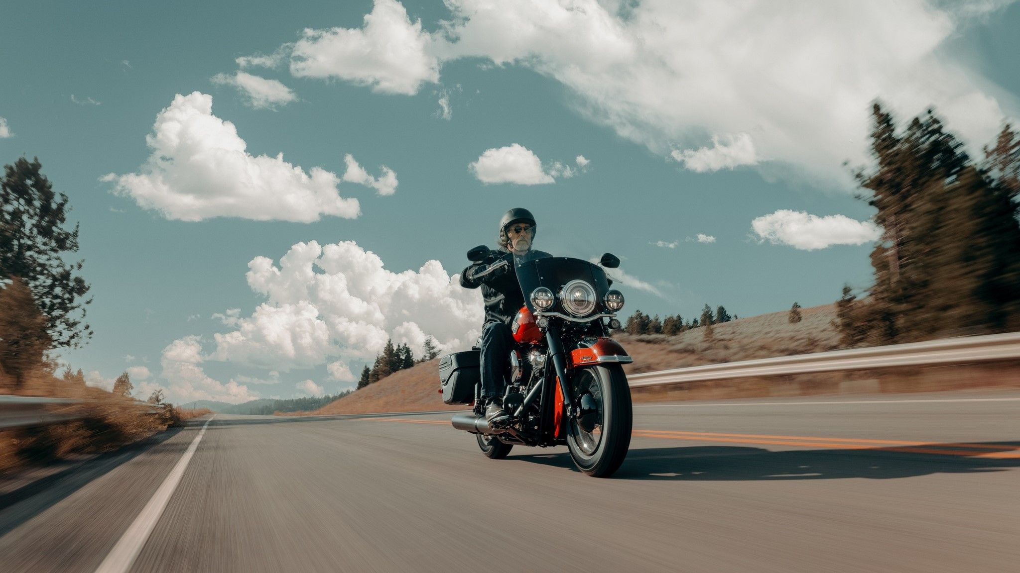 2025 Harley-Davidson Heritage Classic Action