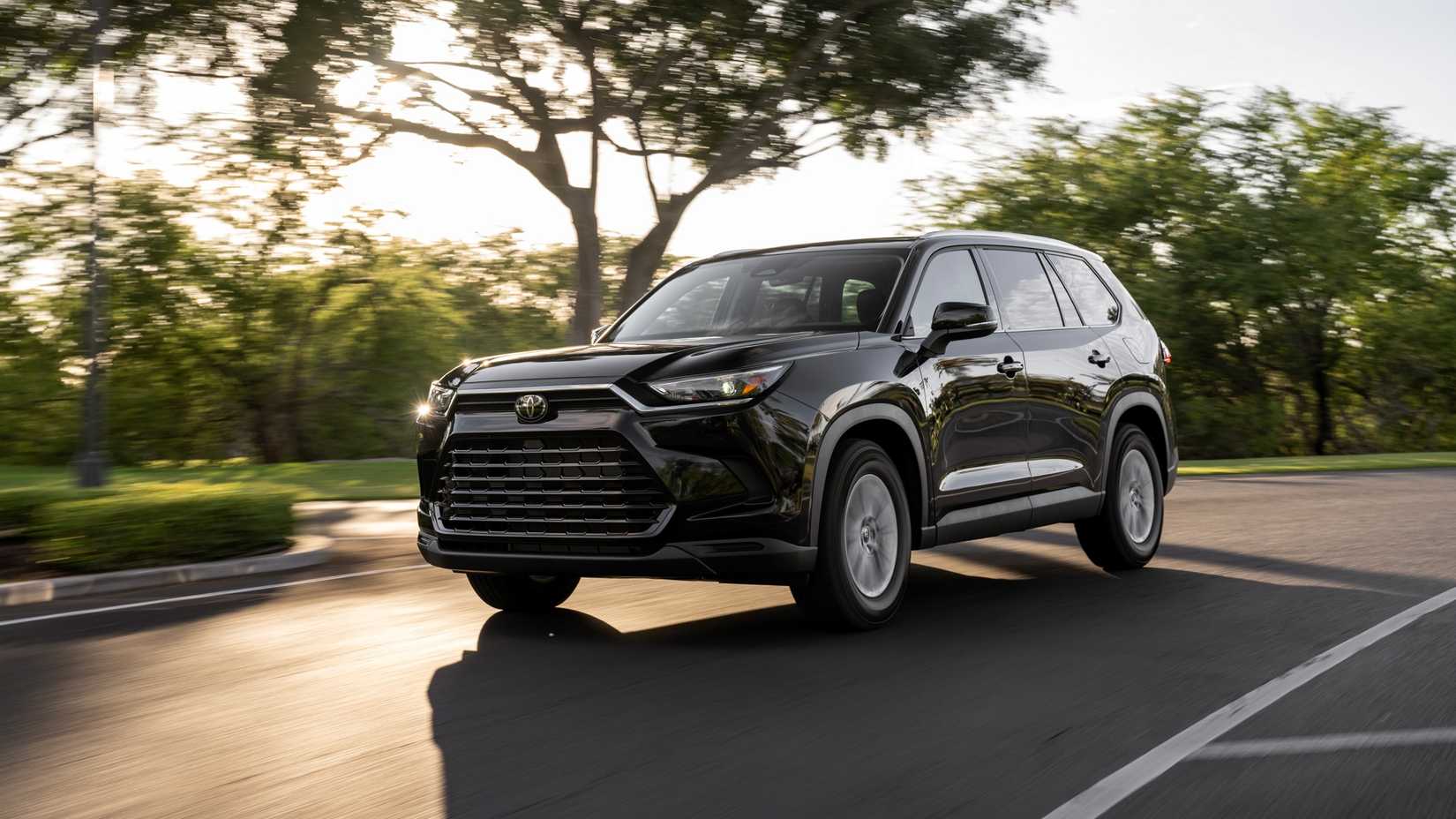black 2025 Toyota Grand Highlander