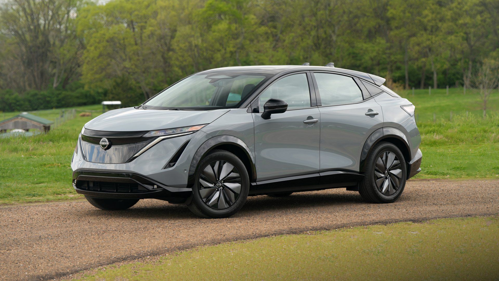 2025 Nissan Ariya Front 2/4 Shot