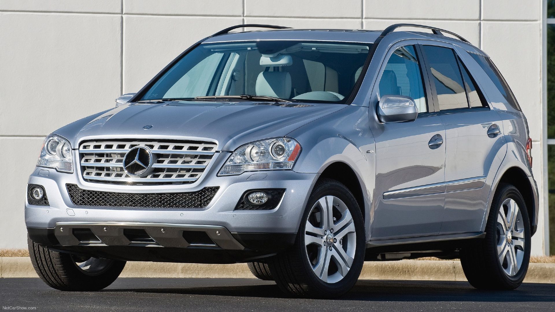 2011 Mercedes ML450 Hybrid Parked