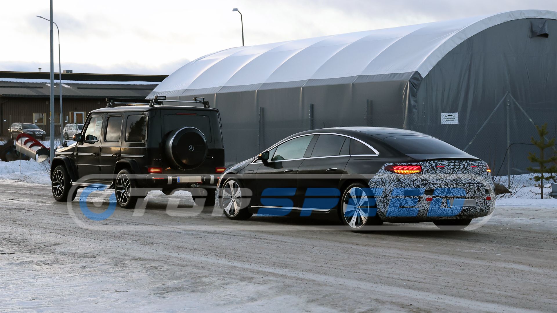 Mercedes EQS Sedan Spy Shot Reboque Traseiro
