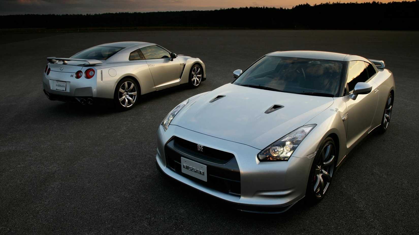 Silver 2009 Nissan GT-R
