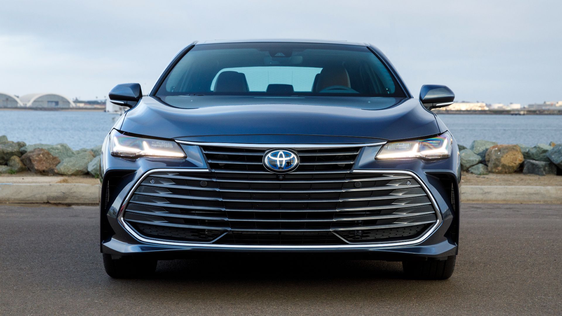 2020 Toyota Avalon Hybrid Limited Exterior Front Fascia