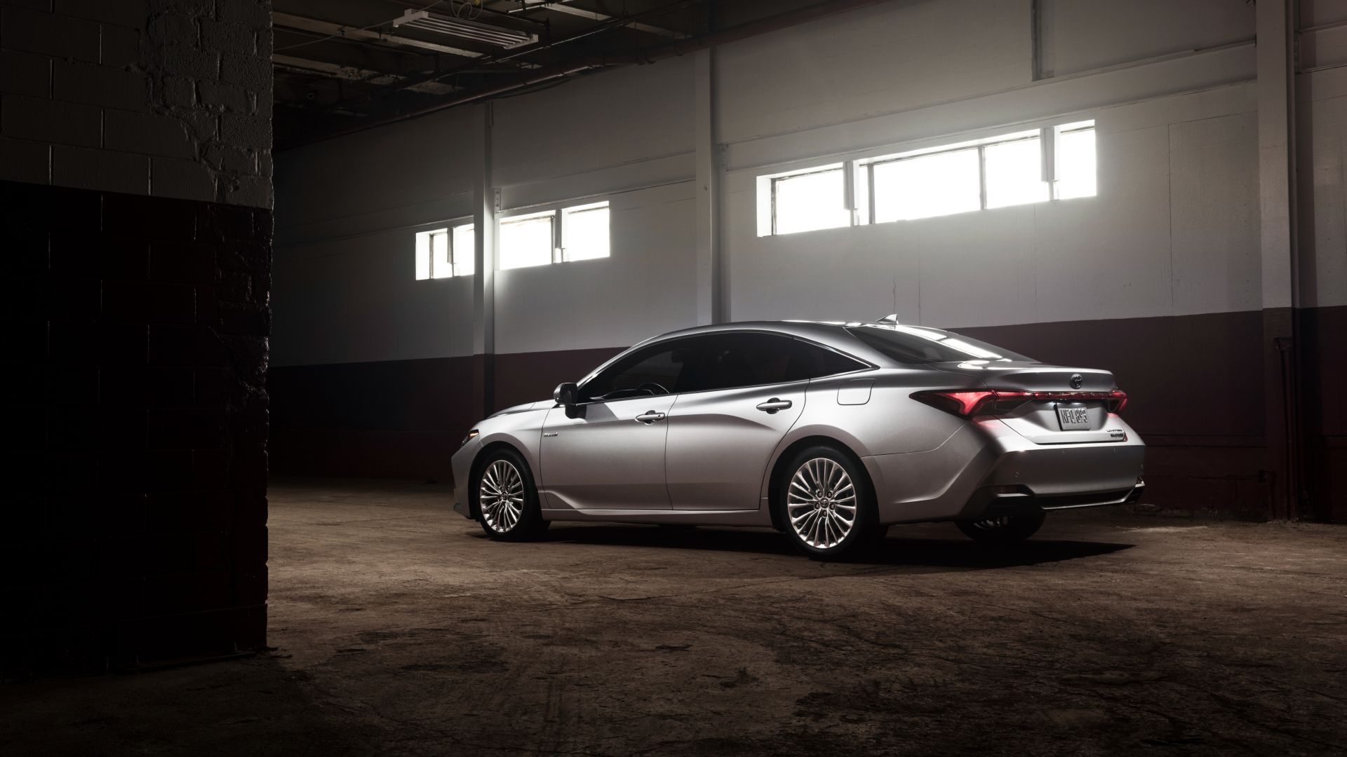 2020 Toyota Avalon Hybrid Limited Exterior Side And Rear Profile