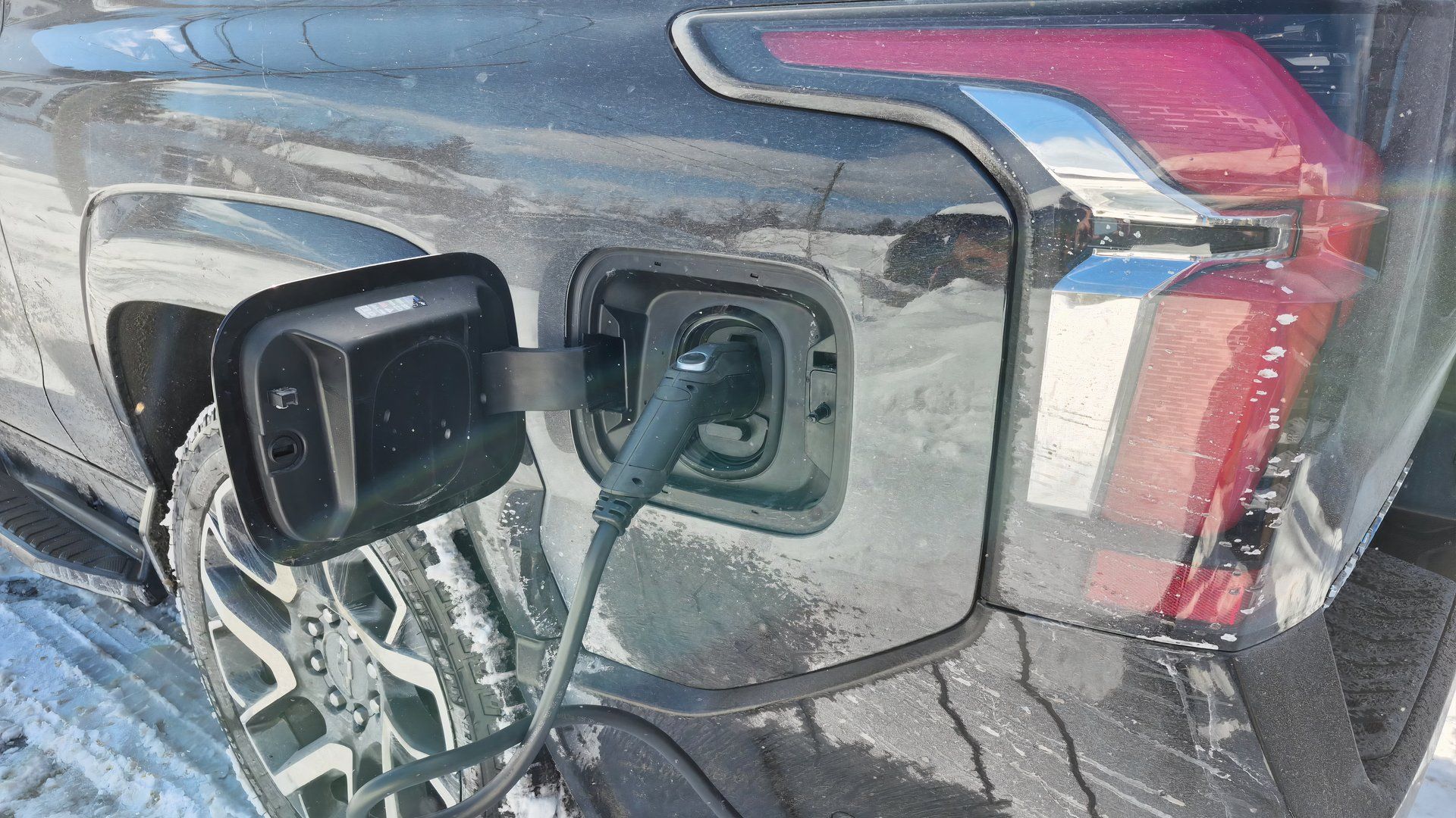 2025 Chevrolet Silverado EV TopSpeed 003 (1)