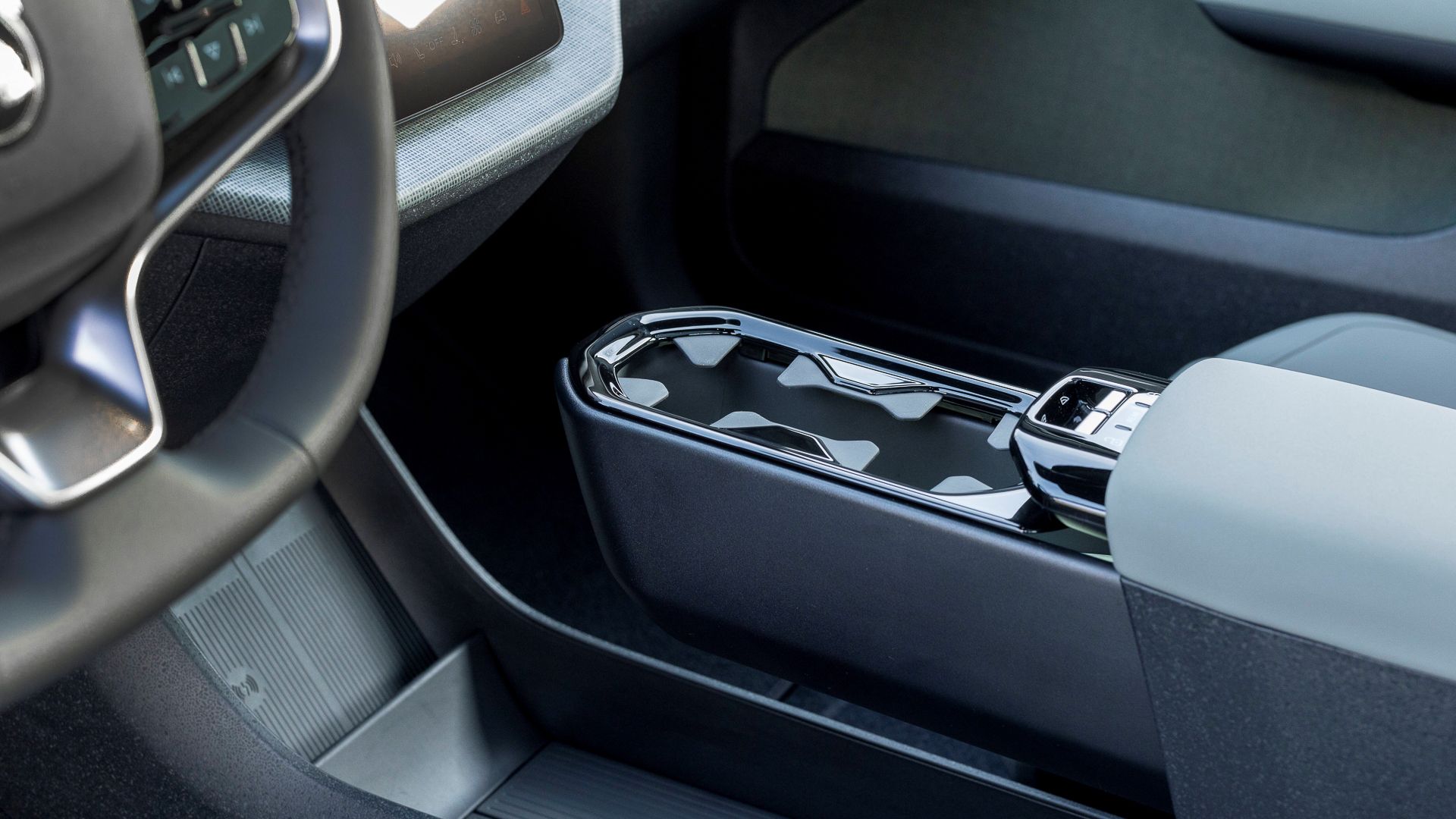 2026 Volvo EX30 Cross Country-21