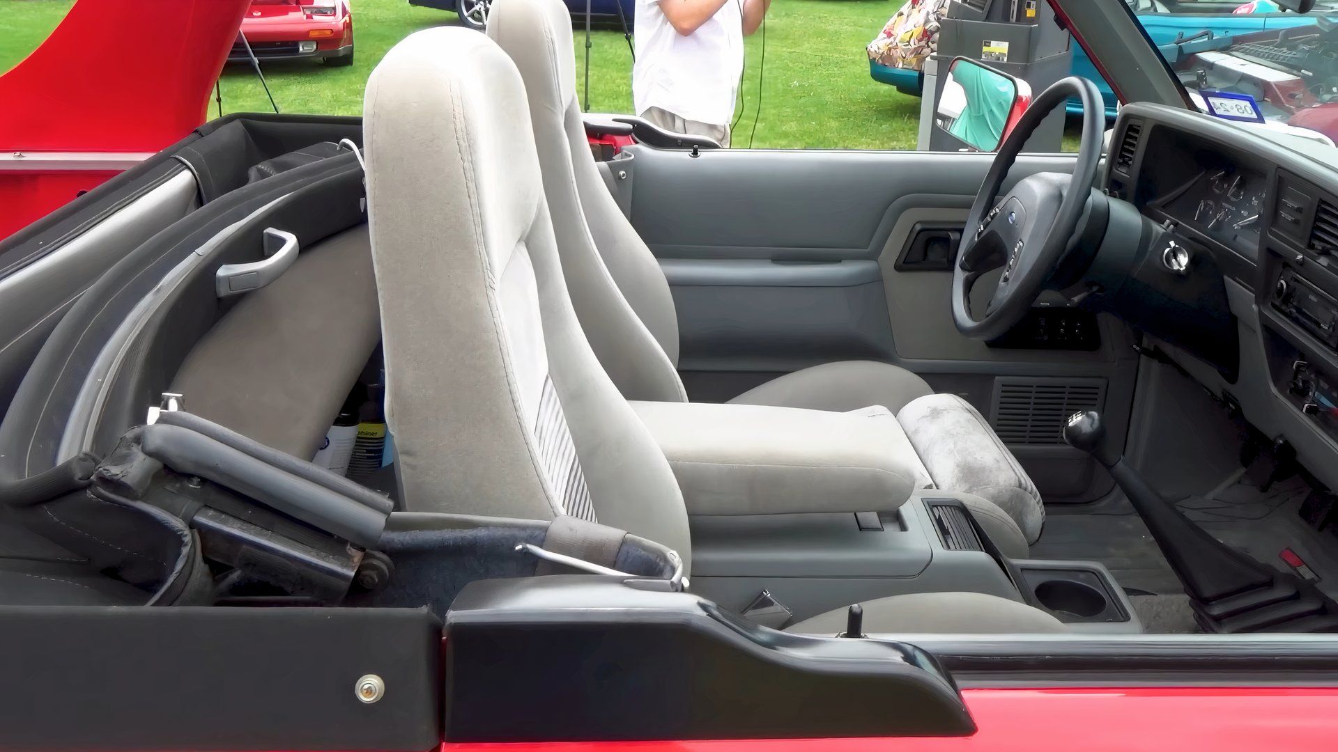 The convertible roof of the Ford Skyranger