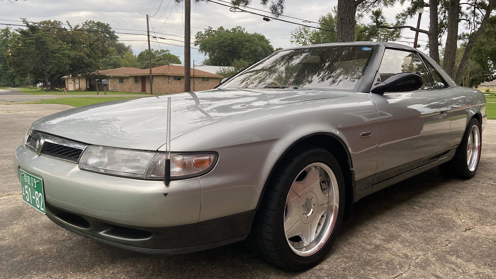 Exterior view of the Mazda Eunos Cosmo