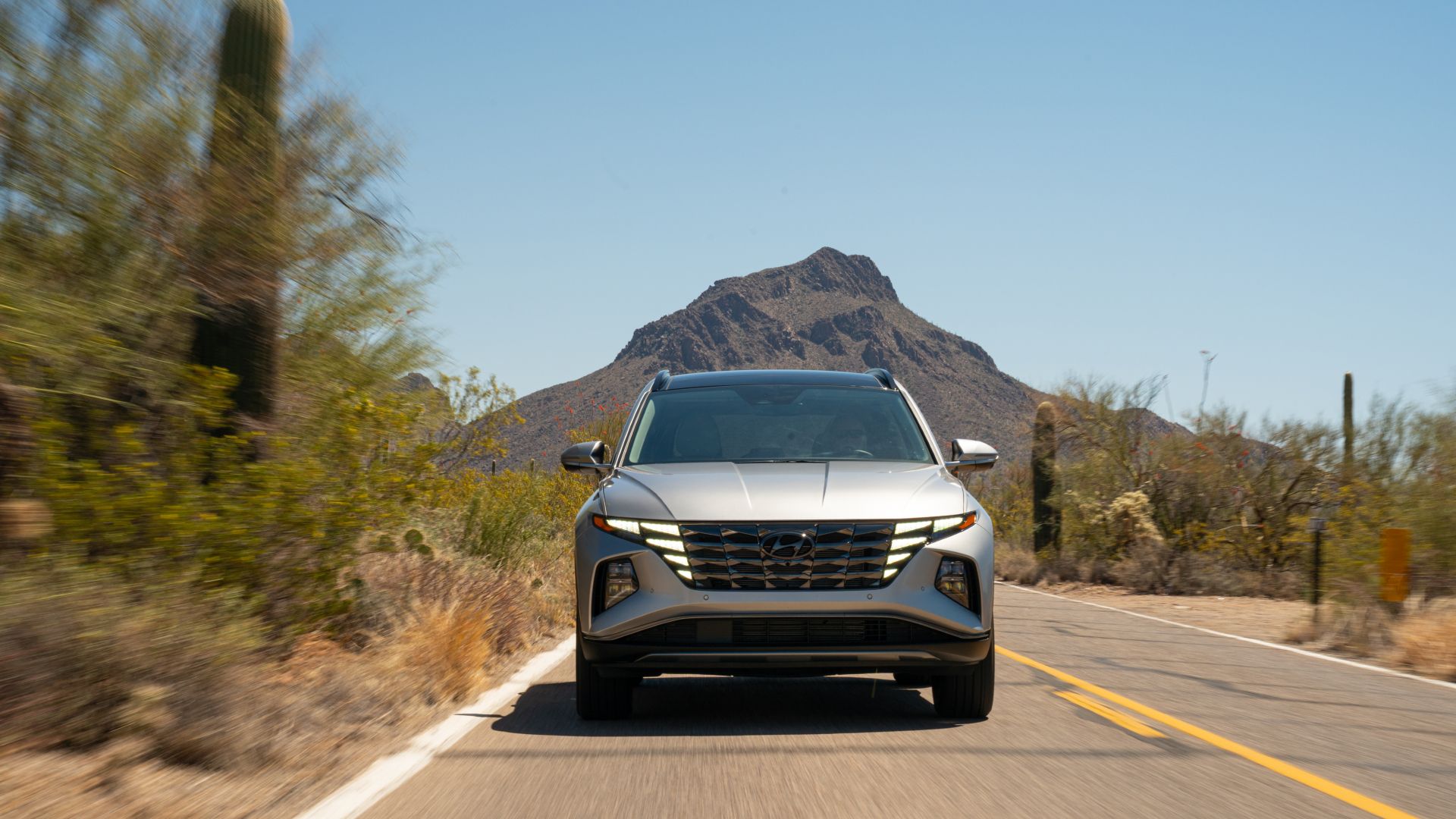 Hyundai Tucson Hybrid Exterior Front Fascia Driving