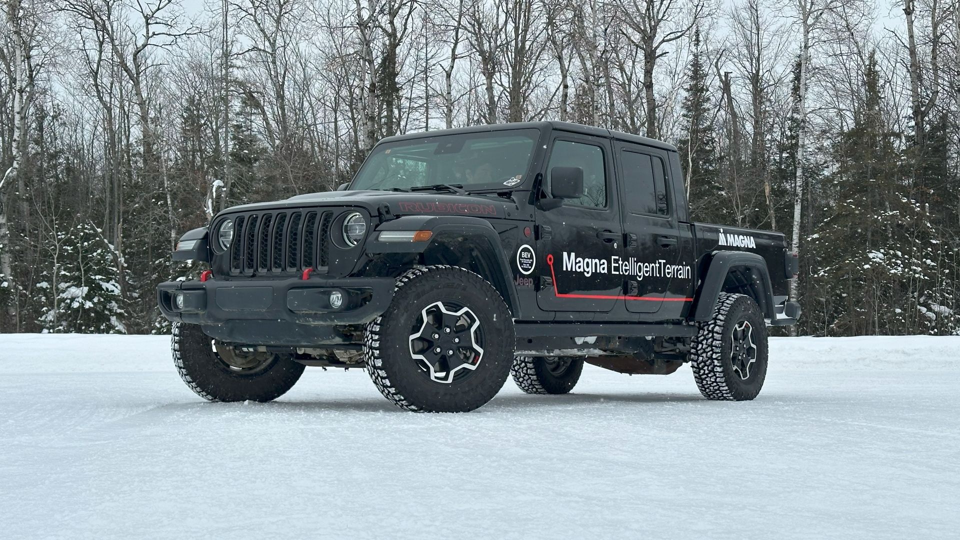 Magna EtelligentTerrain Front Three-Quarter 05