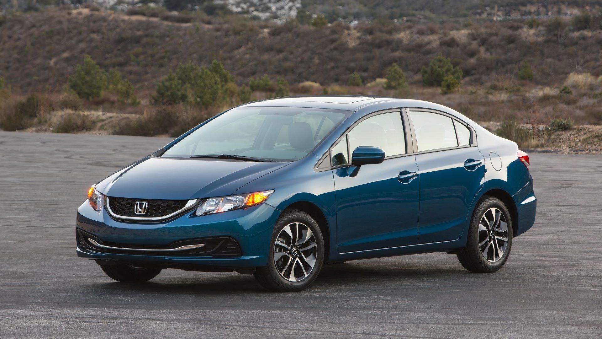 2015 Civic Sedan Front Driver Three Quarter View