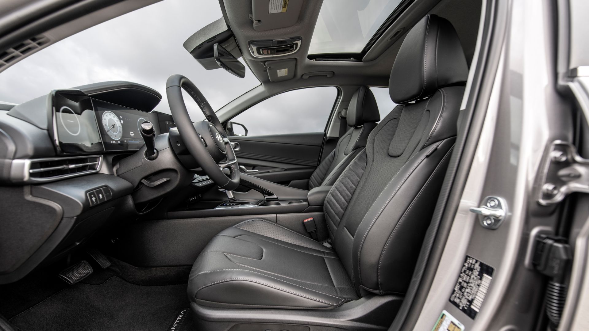 2025 Hyundai Elantra Hybrid Front Seats