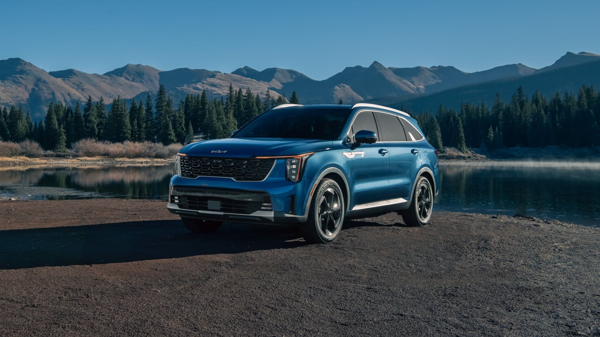 2025 Kia Sorento Hybrid Front Three-Quarter