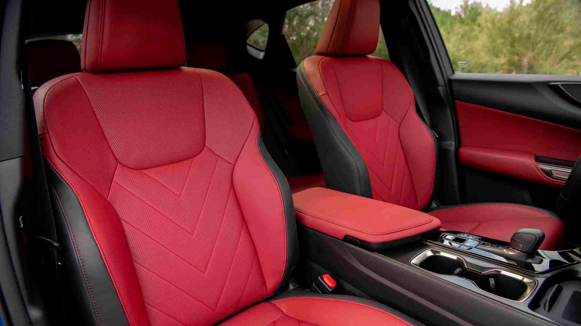 NX 350h front seats