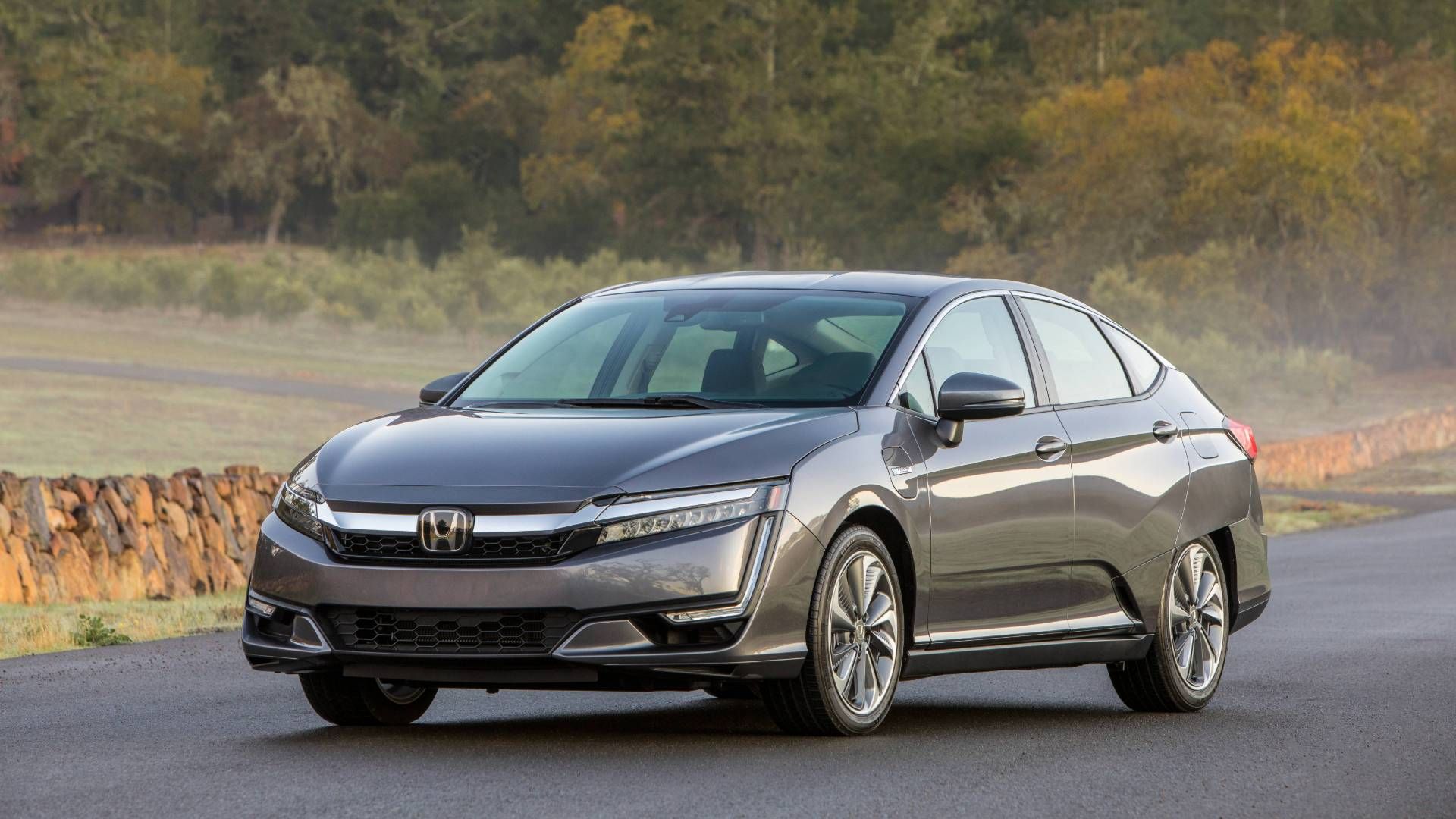 Front 3/4 view of a 2018 Honda Clarity Plug-in Hybrid