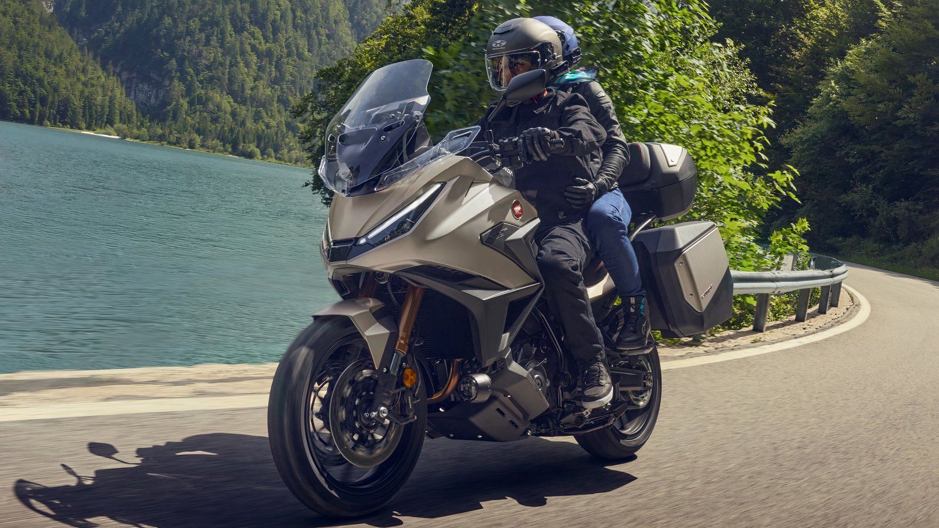 2025 Honda NT1100 DCT touring bike front third quarter hd wallpaper view