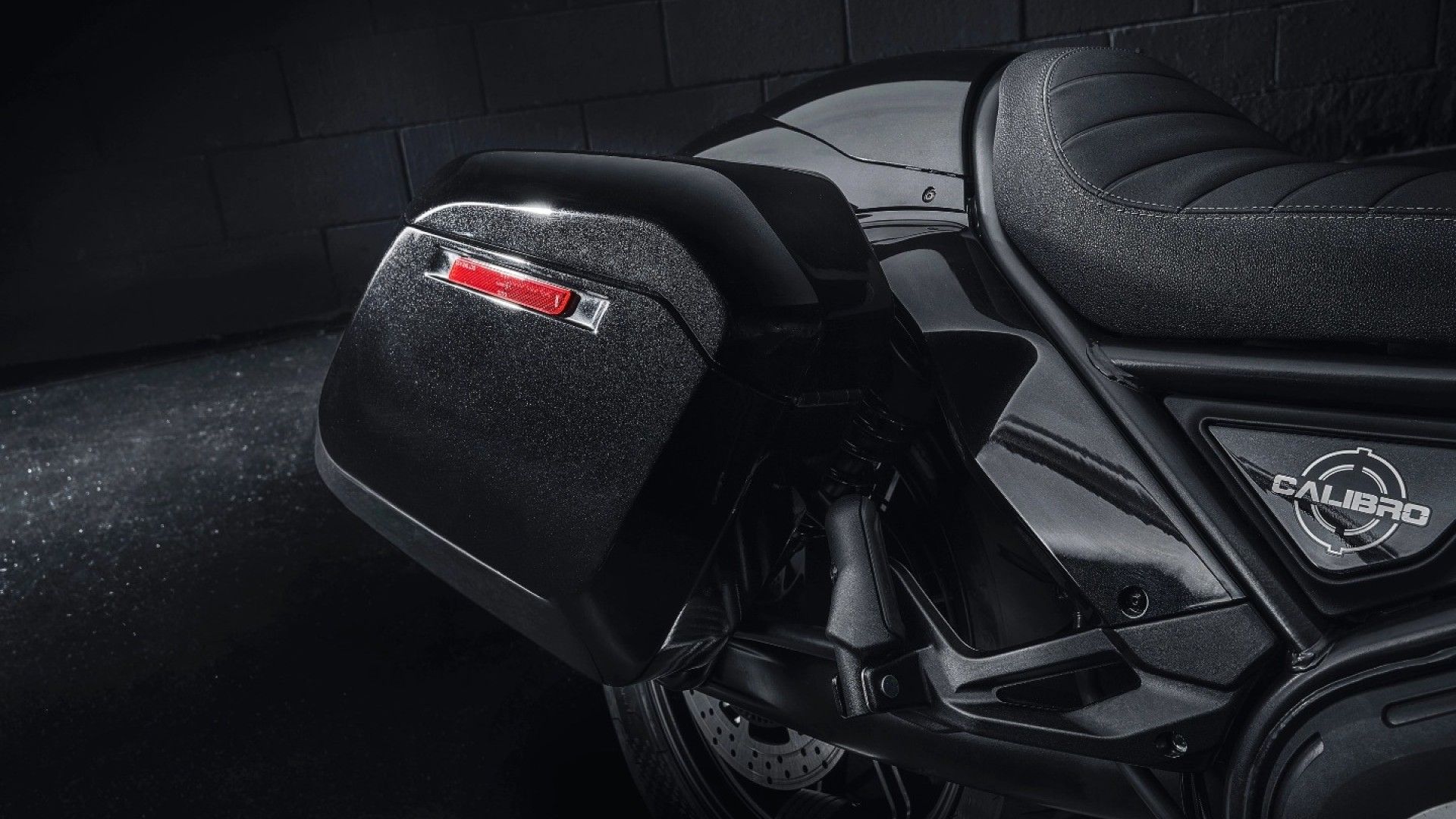 2025 Moto Morini Calibro 700 Bagger hard saddles