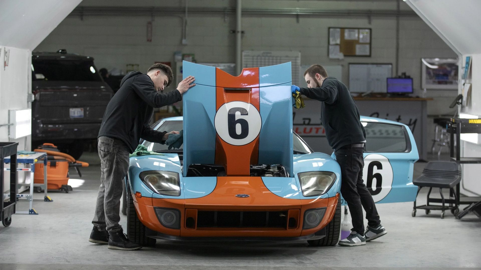 Ford GT40 Gulf Loryy