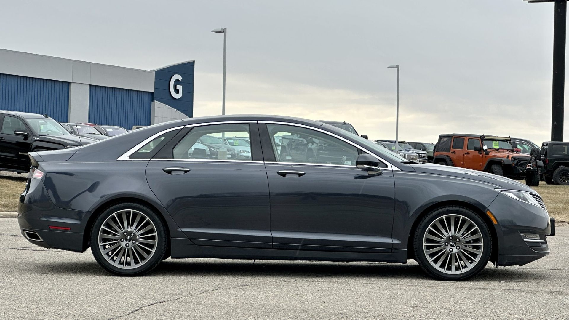2013 Lincoln MKZ Exterior Side Profile