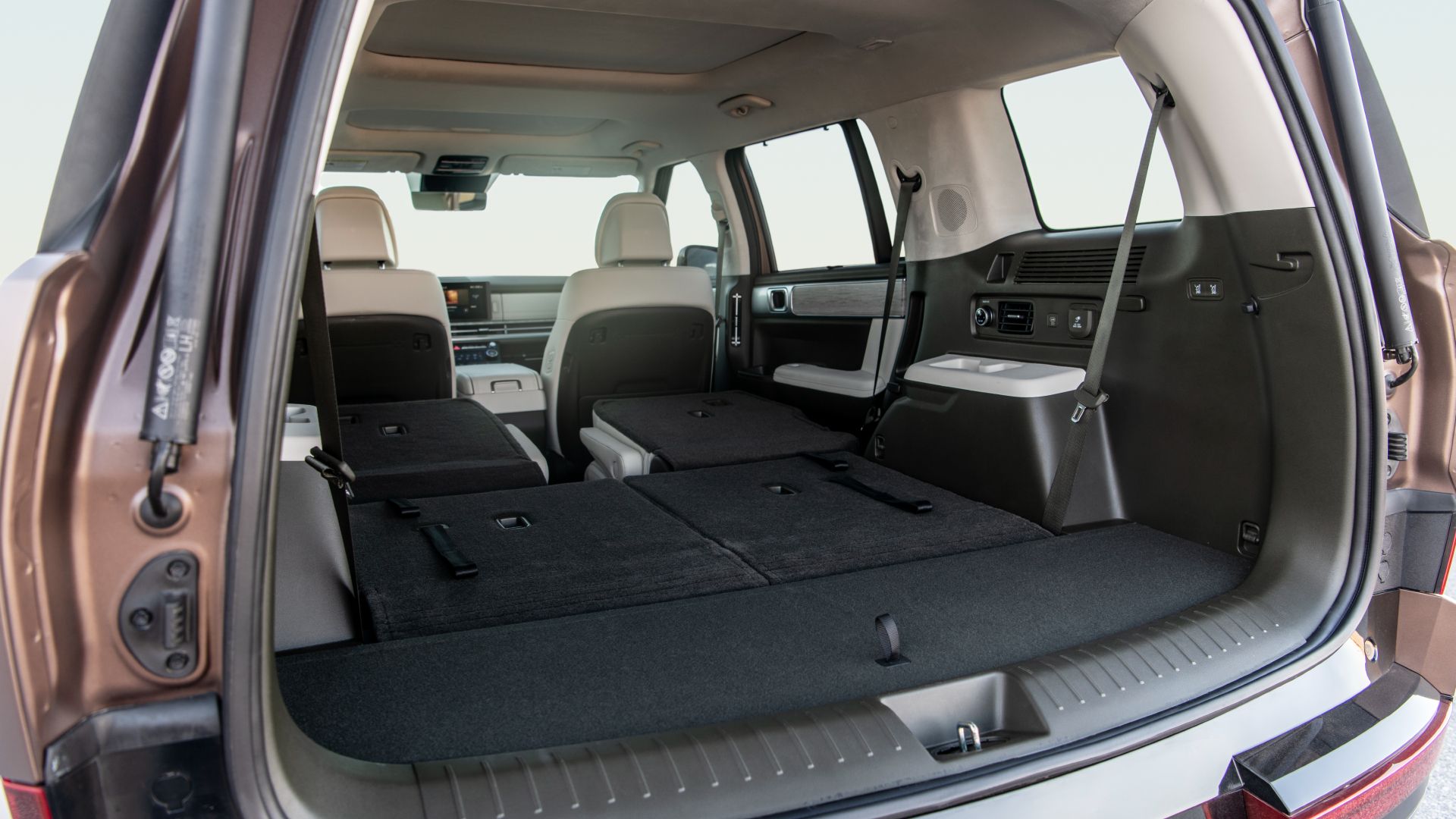 2025 Hyundai Santa Fe Hybrid Interior Rear Trunk