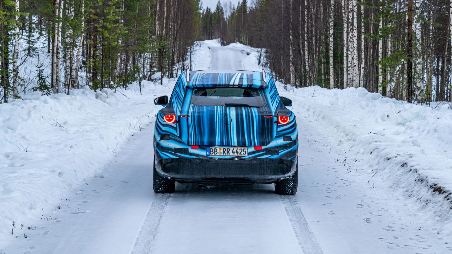 Rear view of the Mercedes-Benz GLC during winter testing