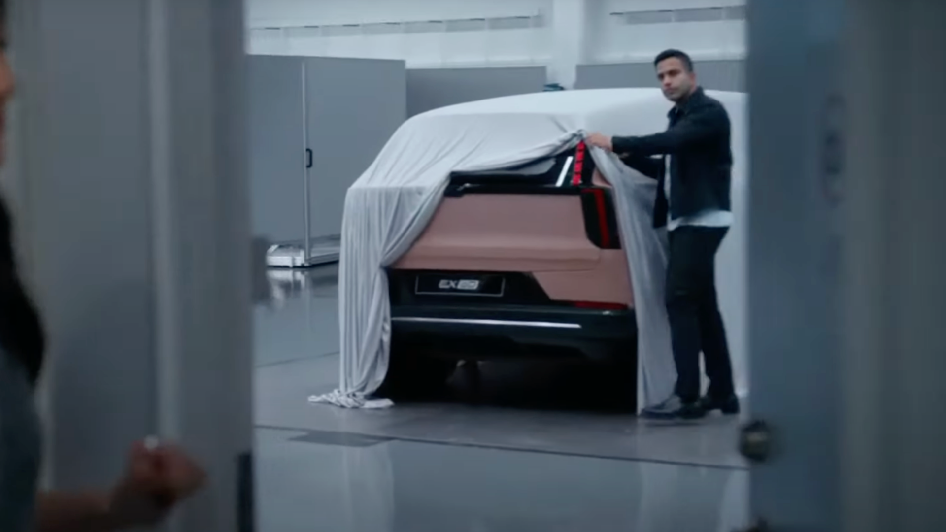 Volvo Lifts Sheet Slightly On Ex60 Suv