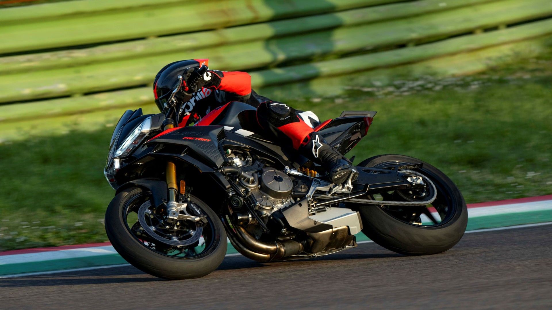 日本大学2023 New Motorcycle: Limited Color ZX-4RR「40th Anniversary