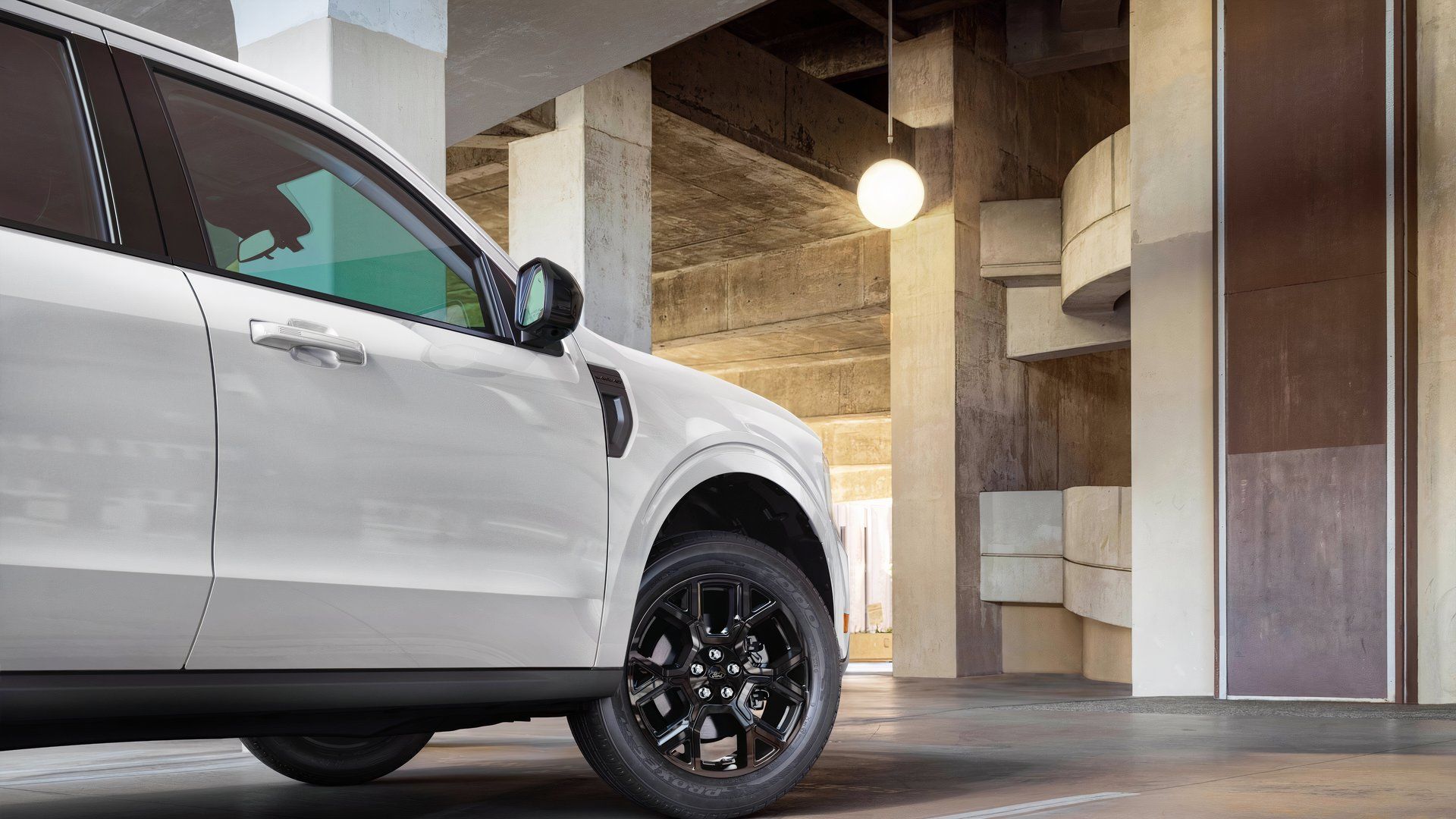 2025 Ford Maverick Lariat Black Appearance Package in Oxford White