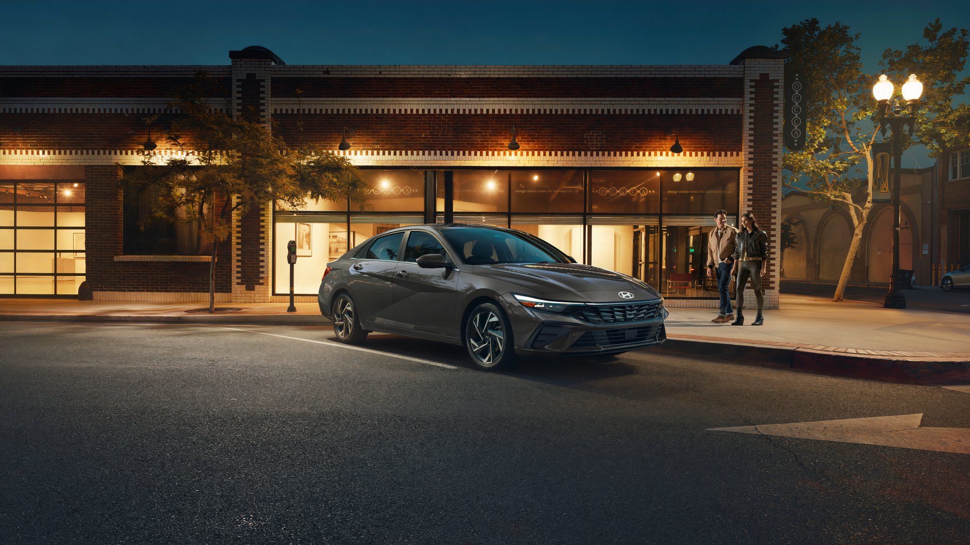 2025 Hyundai Elantra Hybrid Pront Three-Quarter Parked