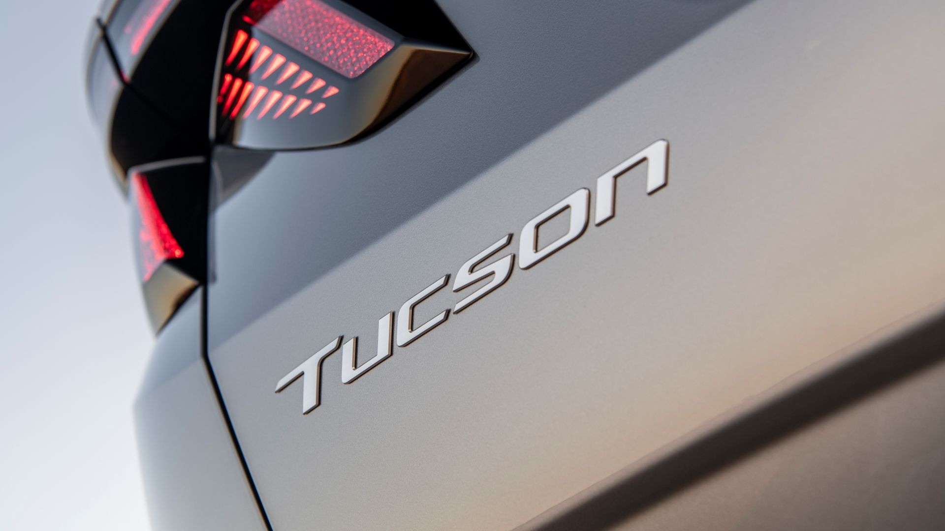 2025 Hyundai Tucson Plug-In Hybrid Badge