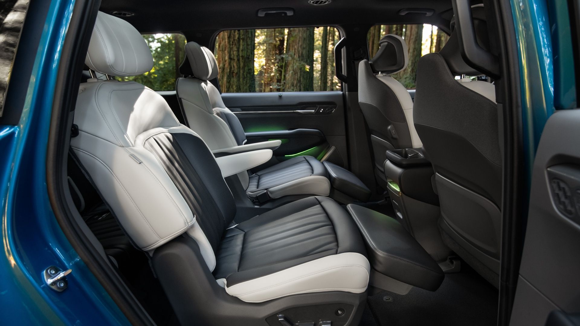 2025 Kia EV9 Interior Second-Row Seats