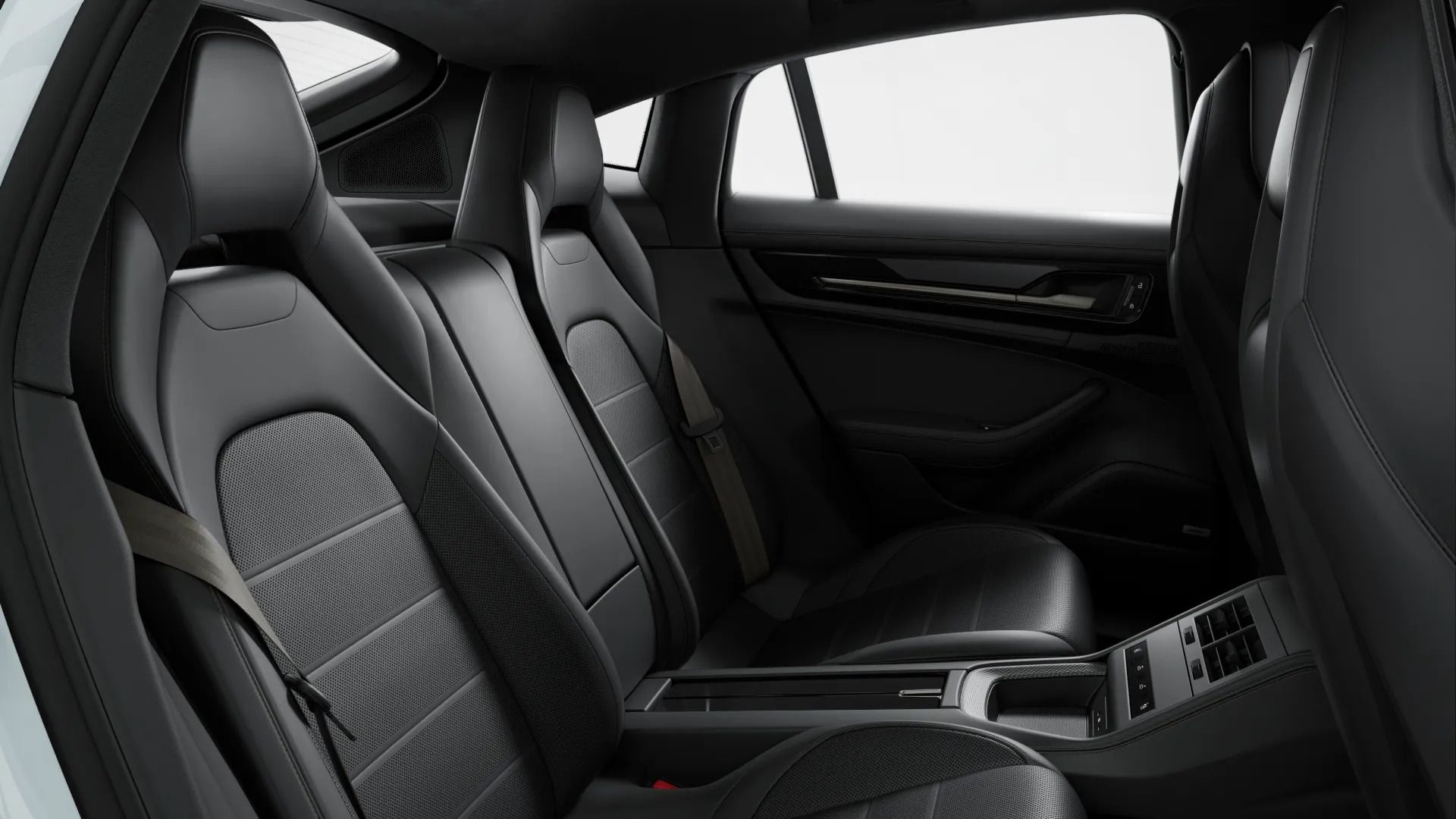 2025 Porsche Panamera Turbo S E-Hybrid 3