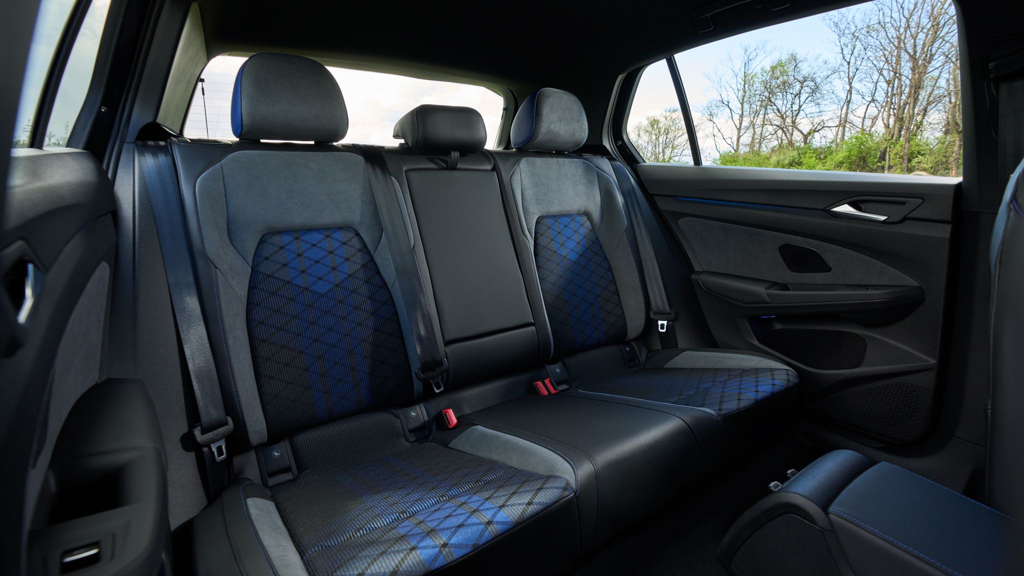 2025 Volkswagen Golf R OEM Pics (5)