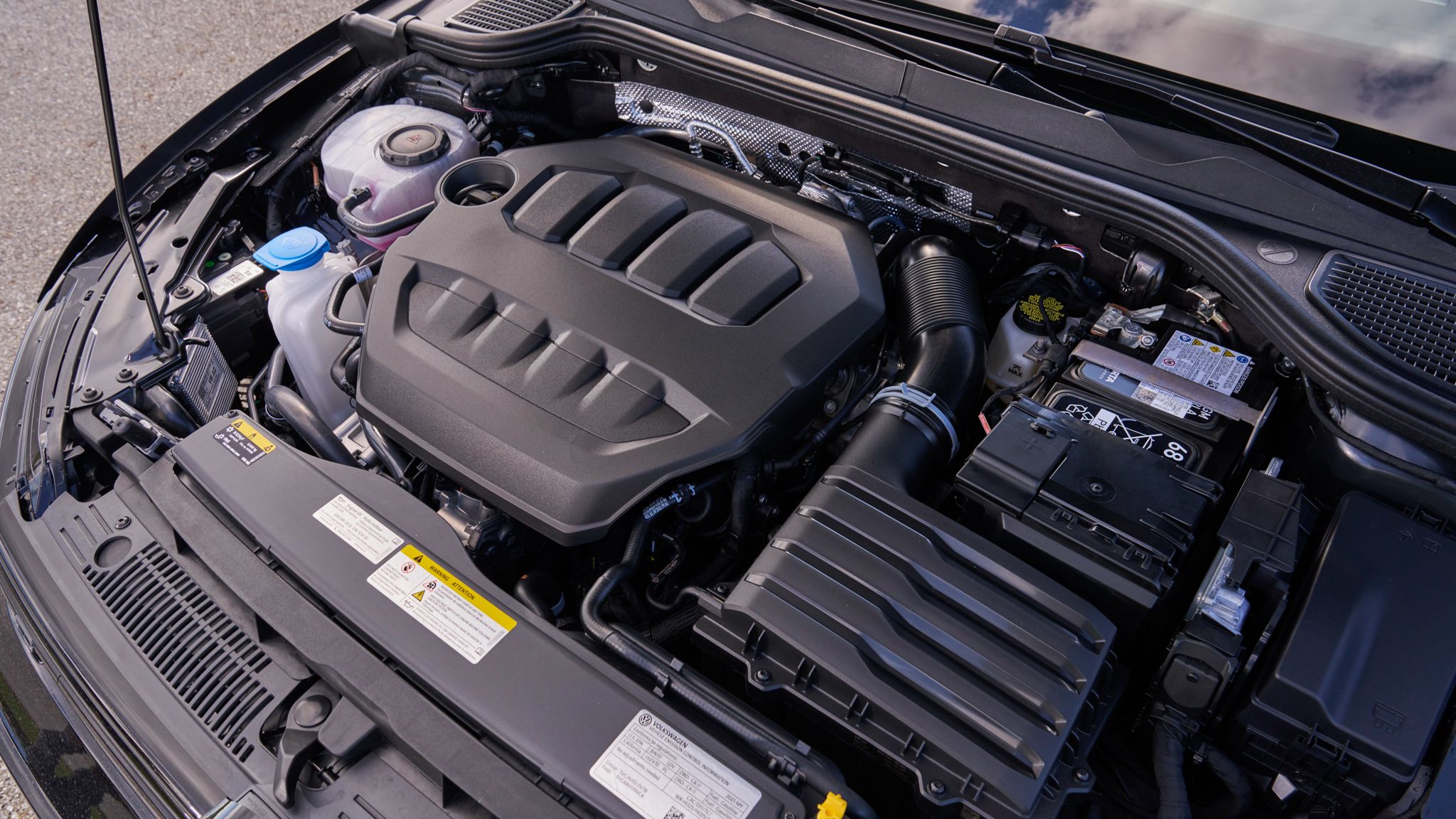 2025 Volkswagen Golf R OEM Pics