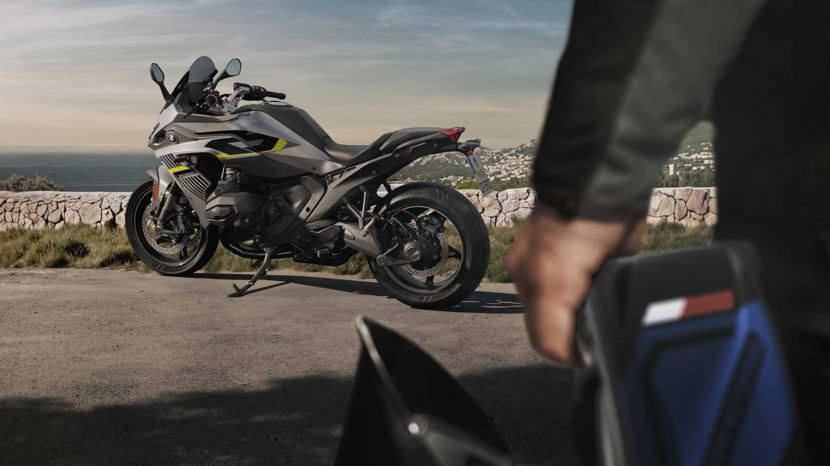 2026 BMW R 1300 RS Side View