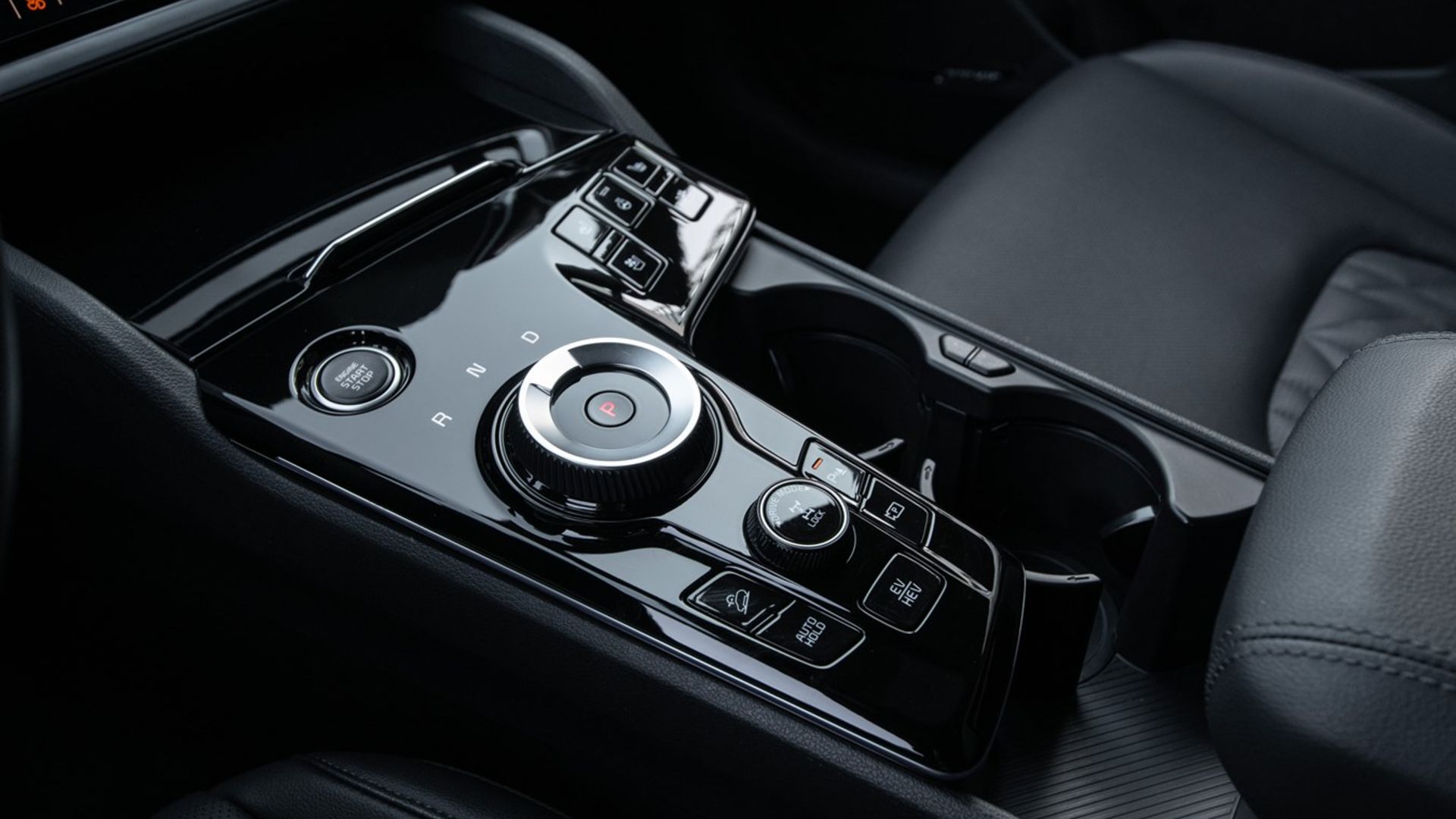 2025 Kia Sportage PHEV Interior Center Dash