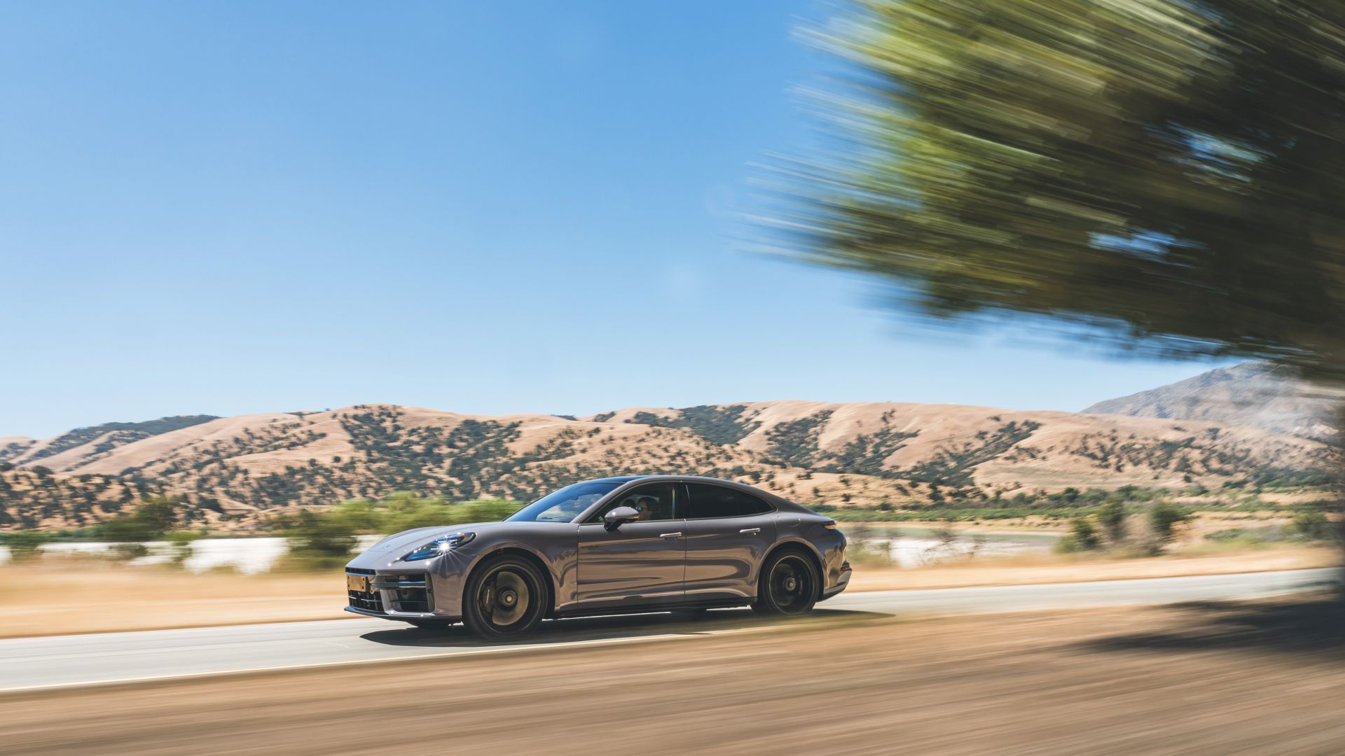 2025 Porsche Panamera Turbo S E-Hybrid Exterior
