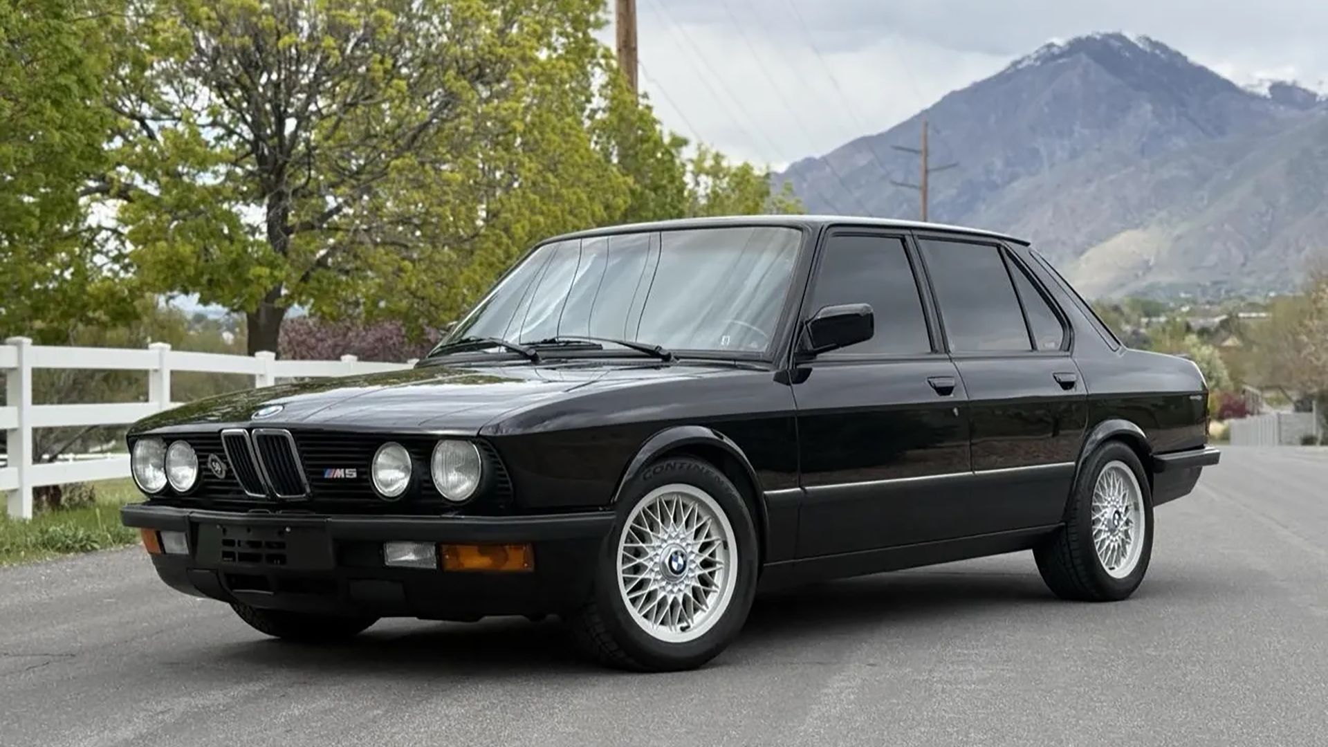 1988 BMW M5