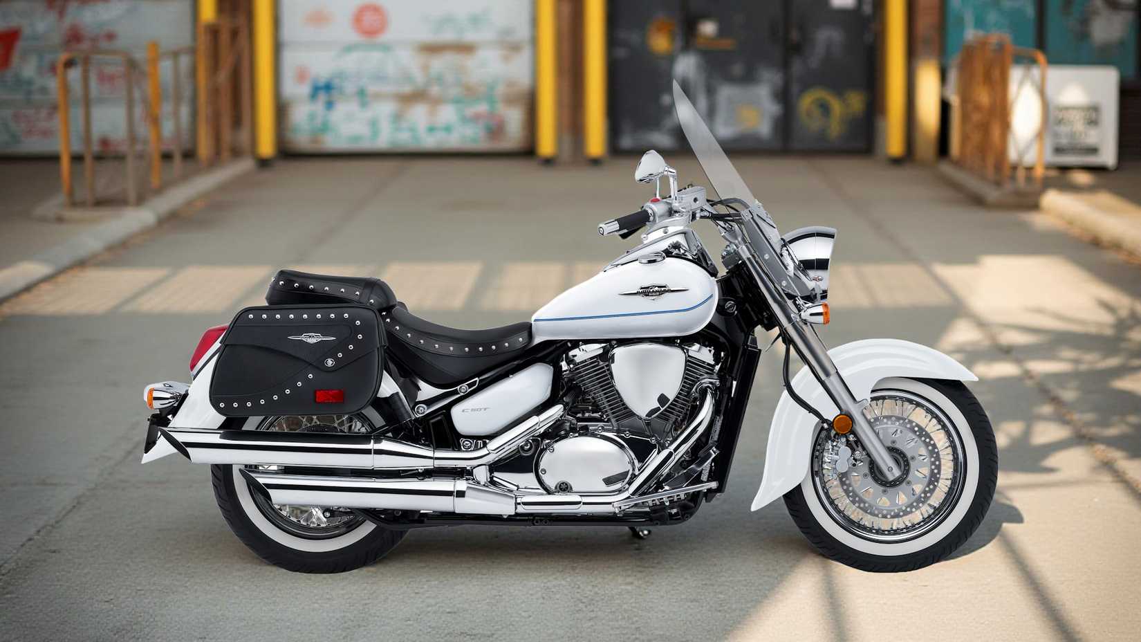 2023 Suzuki Boulevard C50t Static profile shot