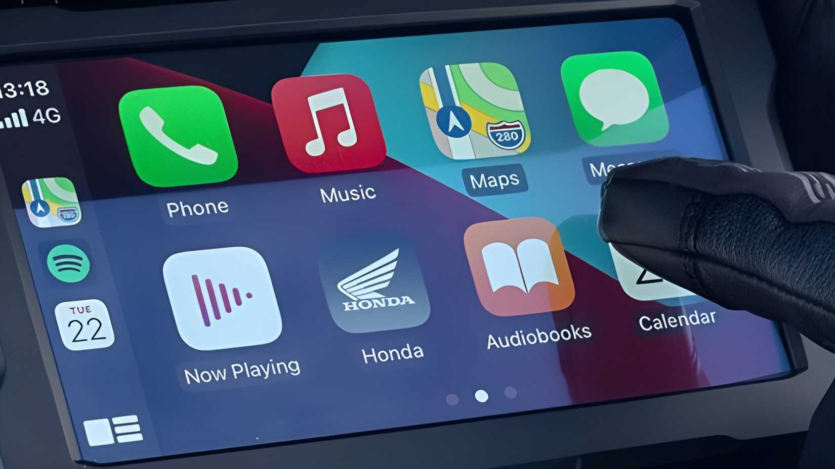 2025 Honda Africa Twin Adventure Sports ES tft screen close-up shot